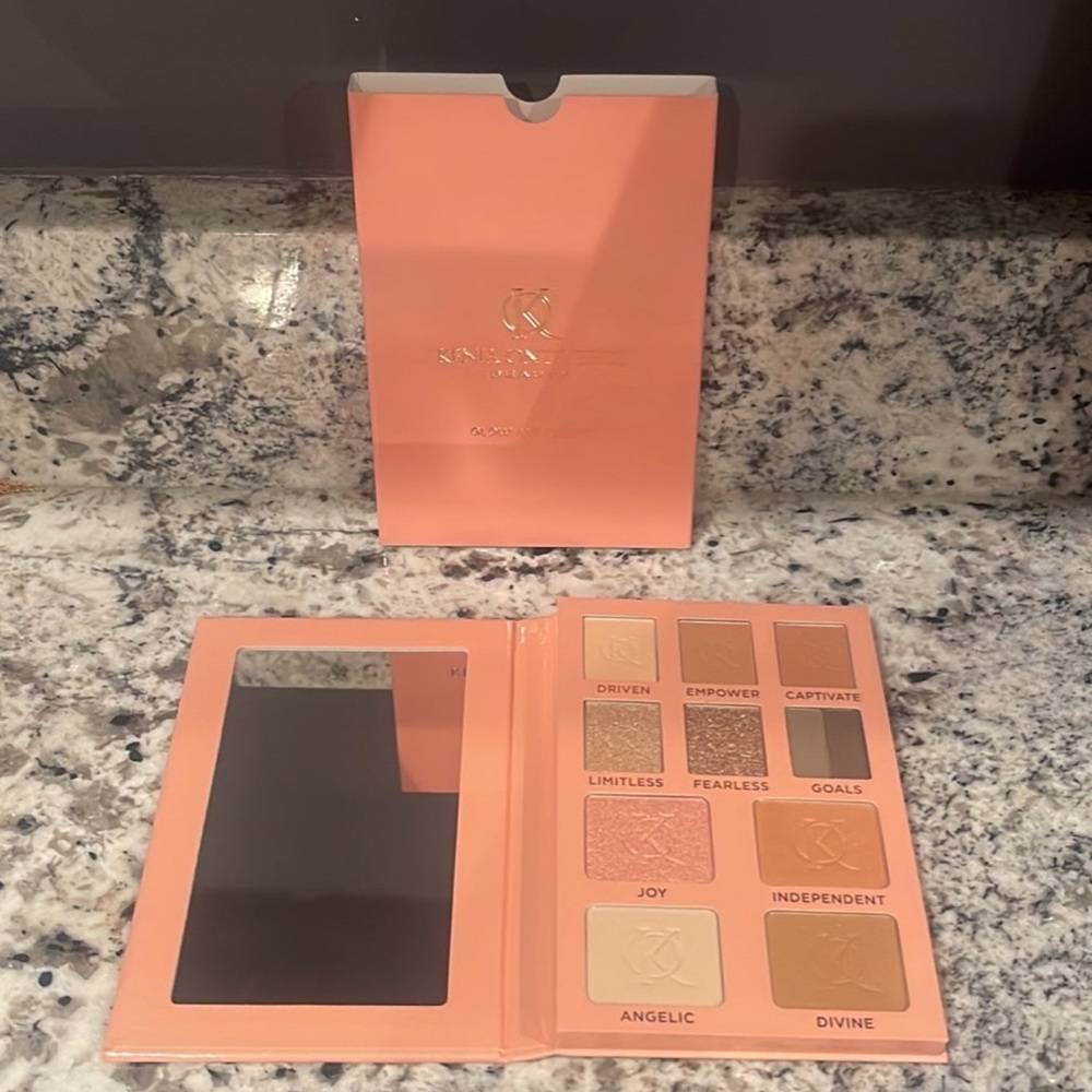 NIB Kenia Ontiveros Glow And Go Kit - Picture 3 of 8